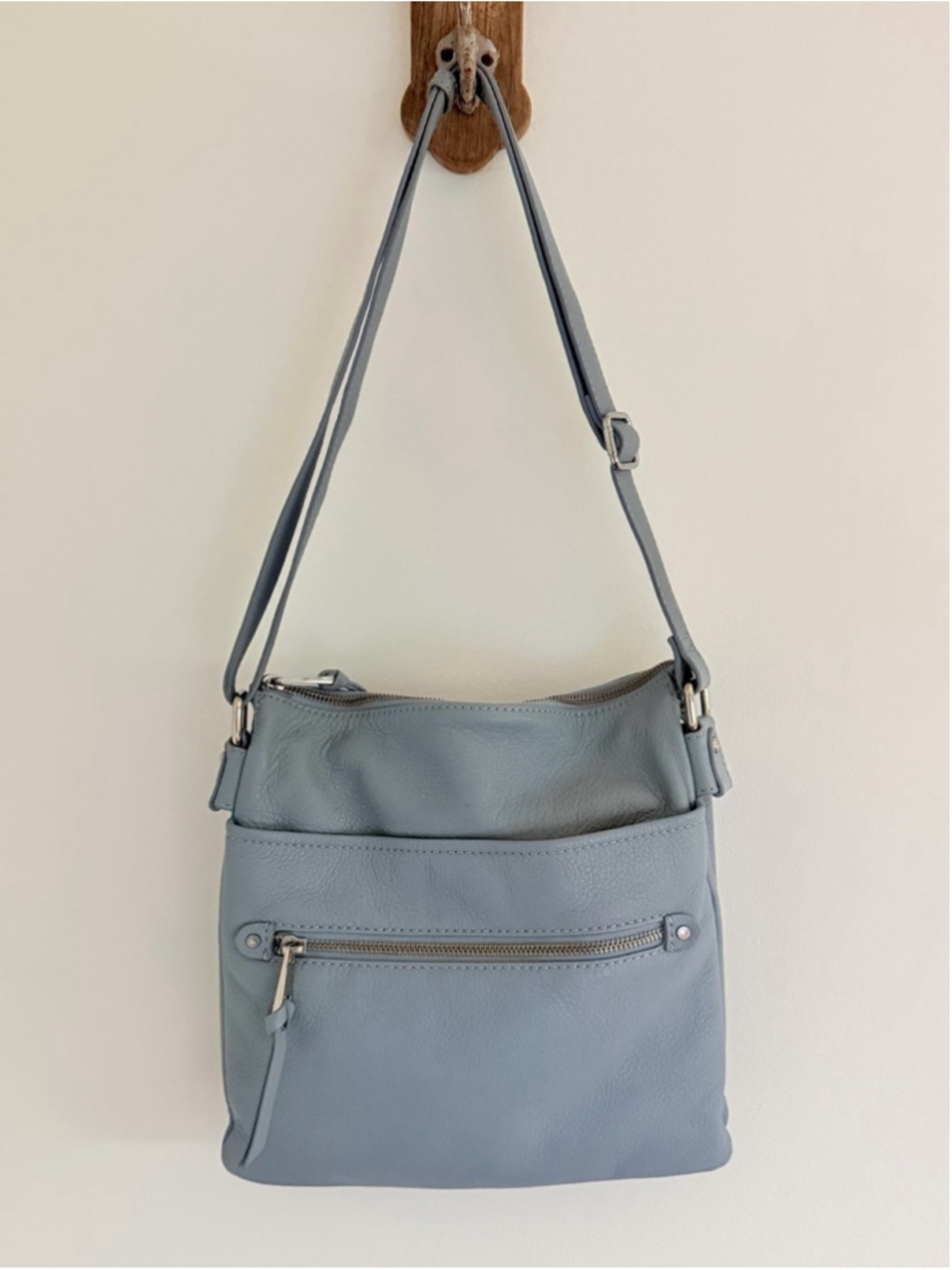 Danier Genuine Leather Light Blue Crossbody Shoulder Bag Adjustable Strap